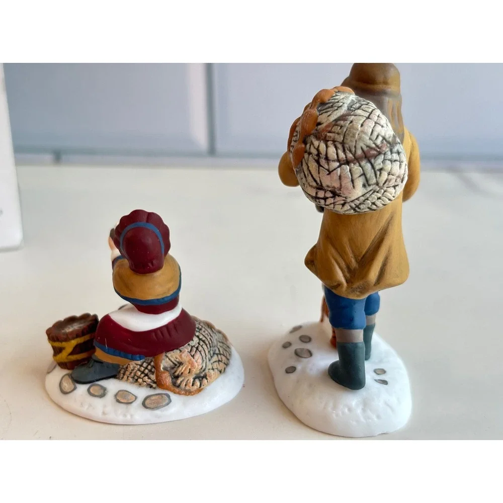 Department 56 Dickens Village A Treasure From The Sea Set of 2 Figurines 58434